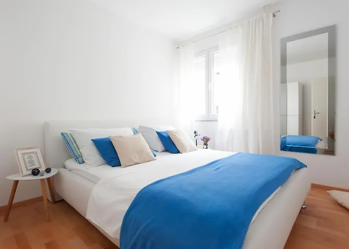 Charming Maraska 자다르