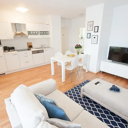 Apartament Charming Maraska *