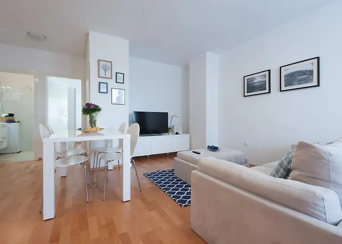 Charming Maraska זאדאר