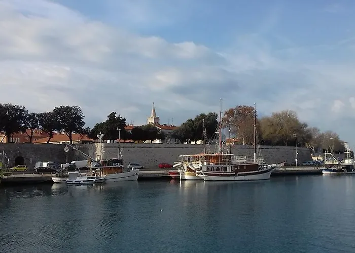 Charming Maraska דירה